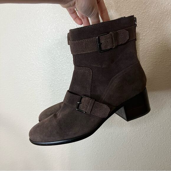 Pour La Victoire Martine brown suede zipper ankle boots 10 - Picture 1 of 9